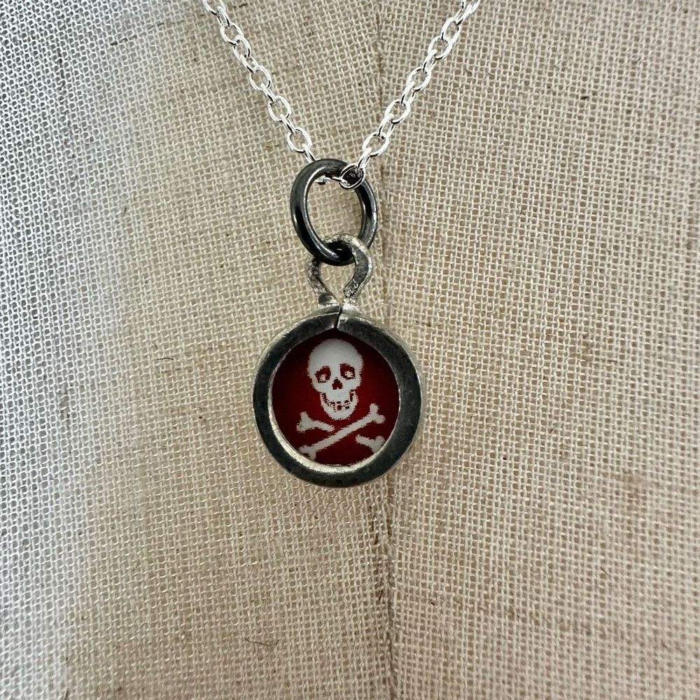 Skeleton rock star small pendant necklace